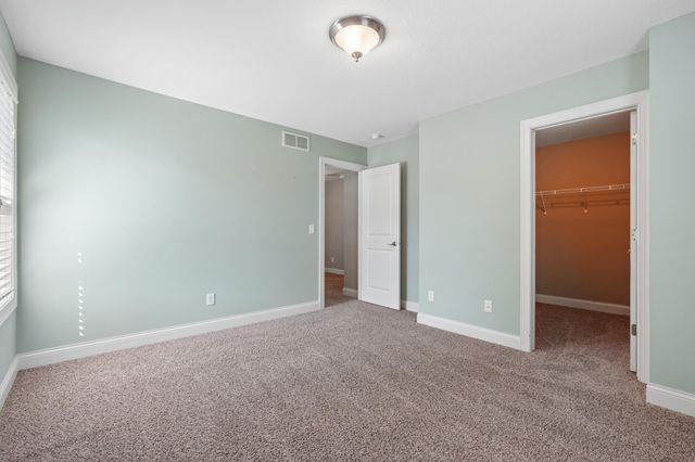10601 Watersedge Lane, Woodbury, MN 55129