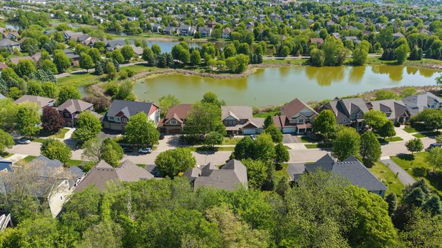 10601 Watersedge Lane, Woodbury, MN 55129