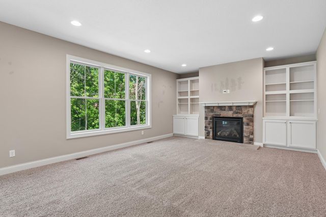 10601 Watersedge Lane, Woodbury, MN 55129