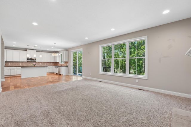 10601 Watersedge Lane, Woodbury, MN 55129