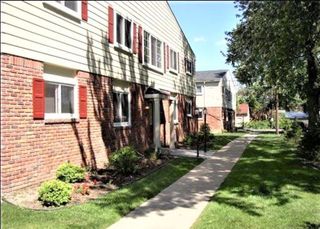 739 W Maple Road, Royal Oak City, MI 48017