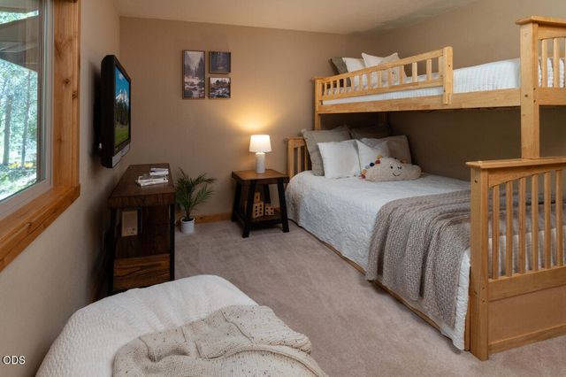 17396 Red Cedar Lane 10, Sunriver, OR 97707