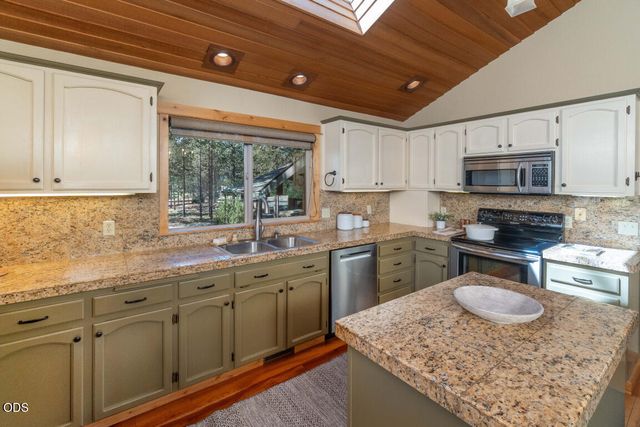 17396 Red Cedar Lane 10, Sunriver, OR 97707
