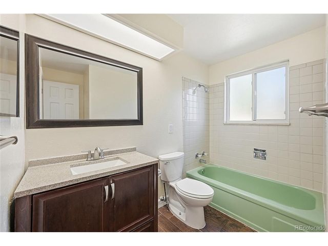 994 S Victor St, Aurora, CO 80012