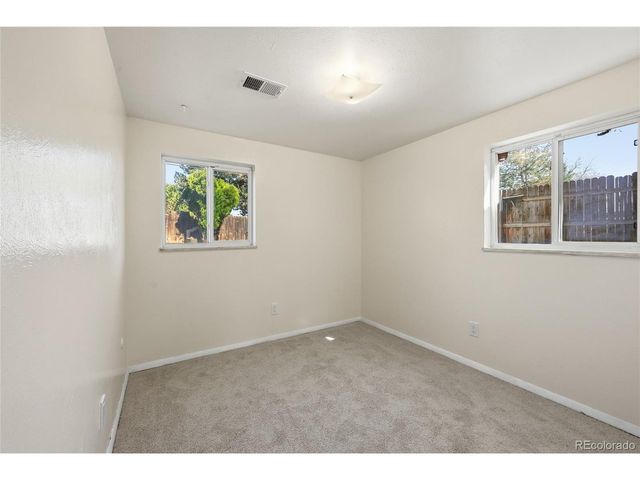 994 S Victor St, Aurora, CO 80012