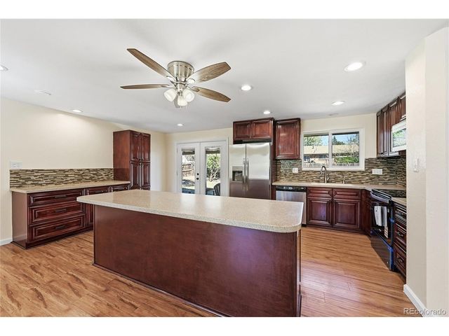 994 S Victor St, Aurora, CO 80012