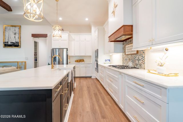 406 Last Quarter Drive, Youngsville, LA 70592