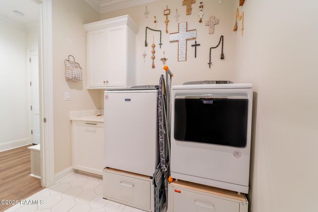 406 Last Quarter Drive, Youngsville, LA 70592