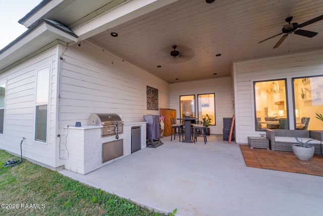 406 Last Quarter Drive, Youngsville, LA 70592