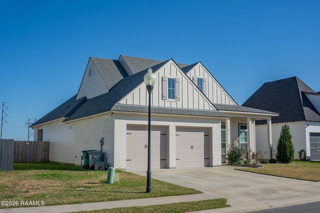 406 Last Quarter Drive, Youngsville, LA 70592