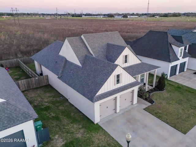 406 Last Quarter Drive, Youngsville, LA 70592