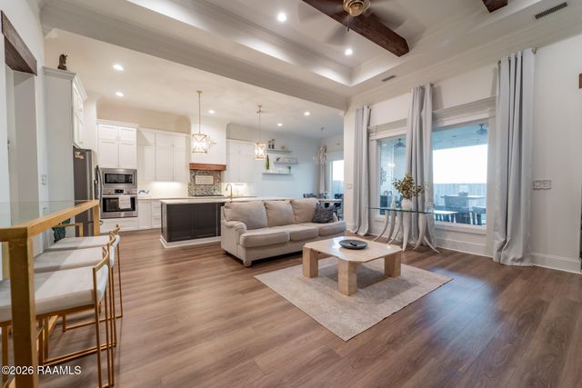 406 Last Quarter Drive, Youngsville, LA 70592