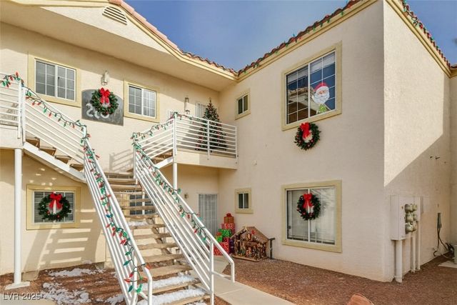 1900 North Torrey Pines Drive 221, Las Vegas, NV 89108