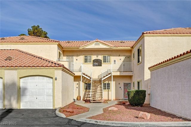 1900 North Torrey Pines Drive 221, Las Vegas, NV 89108