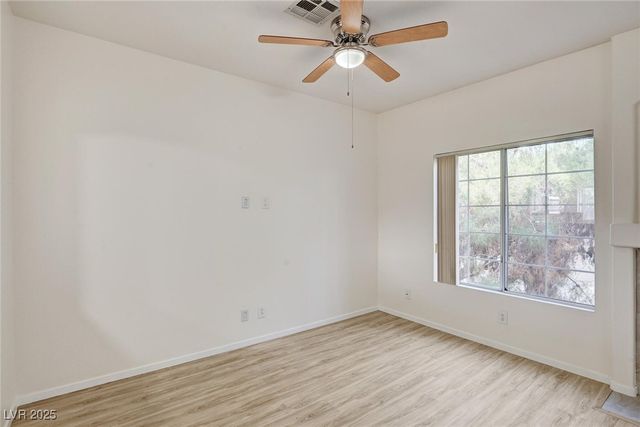 1900 North Torrey Pines Drive 221, Las Vegas, NV 89108