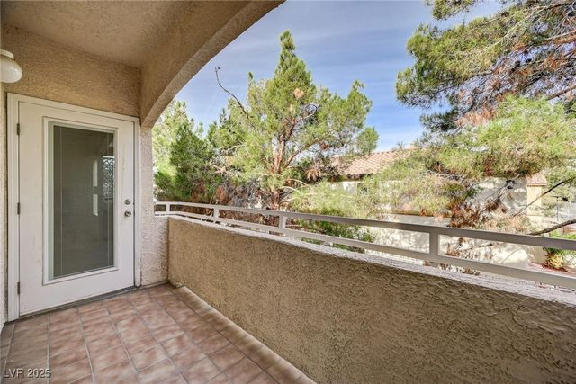 1900 North Torrey Pines Drive 221, Las Vegas, NV 89108