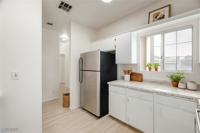 1900 North Torrey Pines Drive 221, Las Vegas, NV 89108