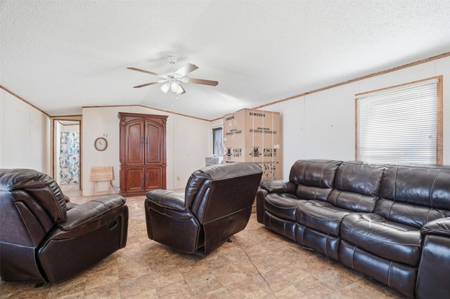 4037 Lands End Court, Granbury, TX 76048