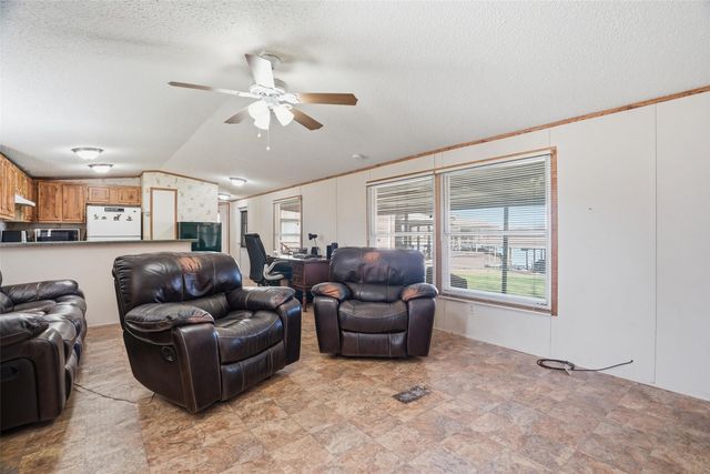 4037 Lands End Court, Granbury, TX 76048