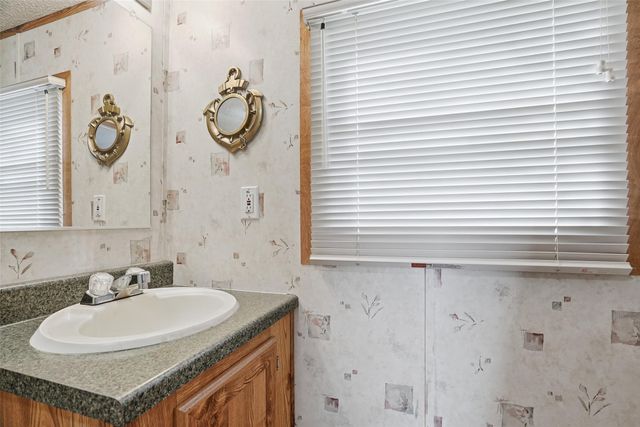 4037 Lands End Court, Granbury, TX 76048