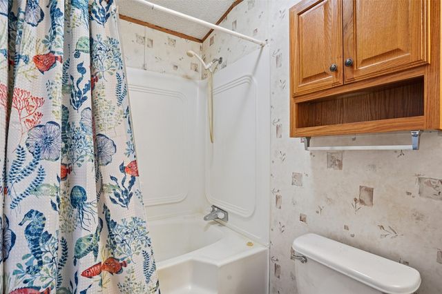 4037 Lands End Court, Granbury, TX 76048