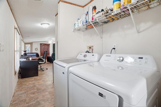 4037 Lands End Court, Granbury, TX 76048