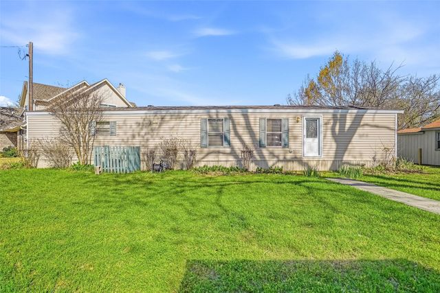 4037 Lands End Court, Granbury, TX 76048