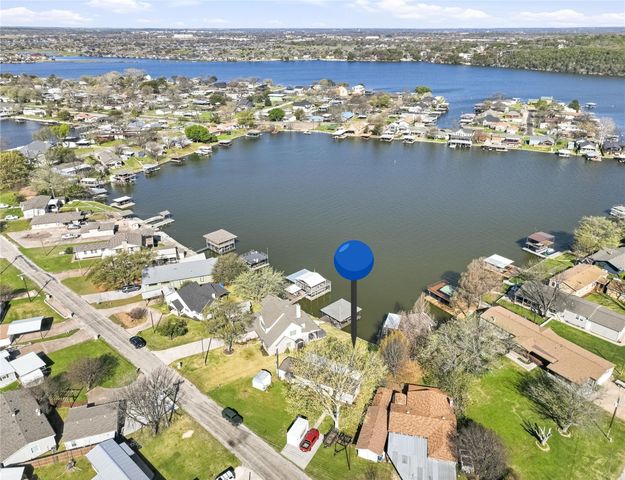 4037 Lands End Court, Granbury, TX 76048