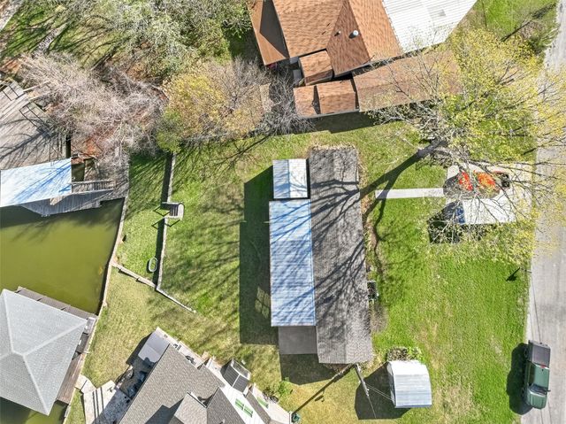 4037 Lands End Court, Granbury, TX 76048