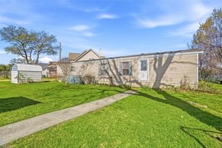 4037 Lands End Court, Granbury, TX 76048