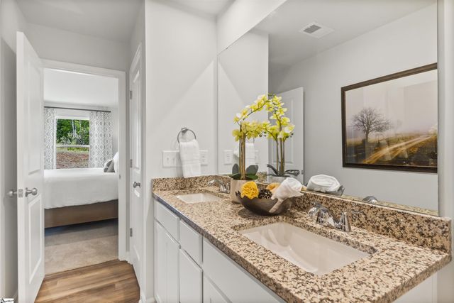 1285 Forestbrook Lane, Spartanburg, SC 29303