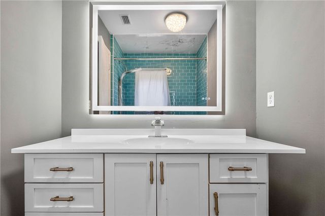 950 Winding River Road, Vero Beach, FL 32963