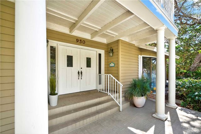 950 Winding River Road, Vero Beach, FL 32963