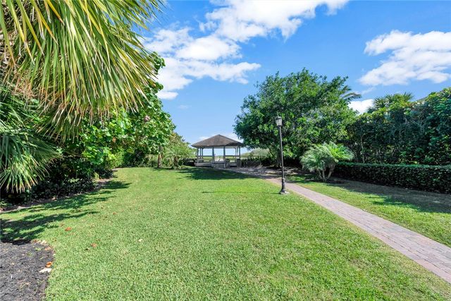 950 Winding River Road, Vero Beach, FL 32963