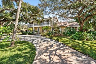 950 Winding River Road, Vero Beach, FL 32963