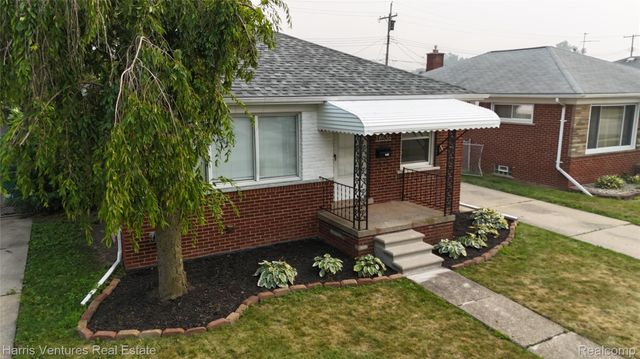 18536 Holland Avenue, Eastpointe, MI 48021