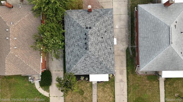 18536 Holland Avenue, Eastpointe, MI 48021