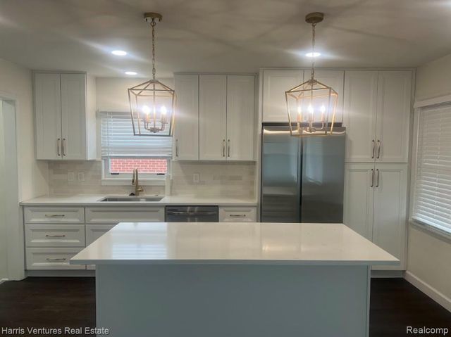 18536 Holland Avenue, Eastpointe, MI 48021