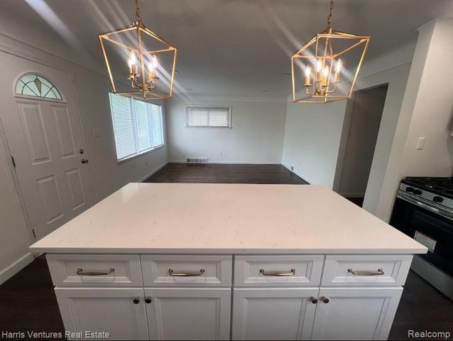 18536 Holland Avenue, Eastpointe, MI 48021