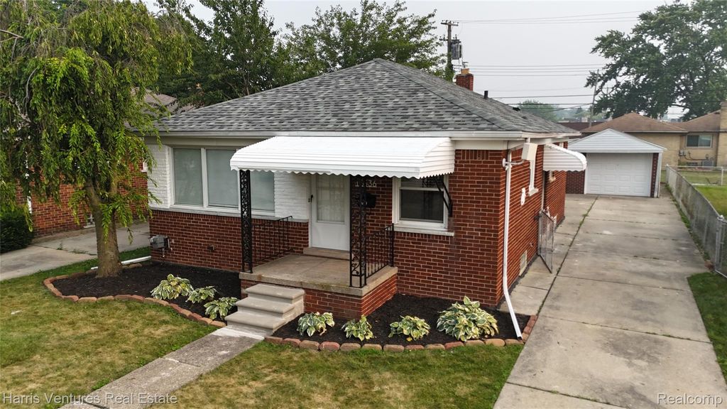 18536 Holland Avenue, Eastpointe, MI 48021