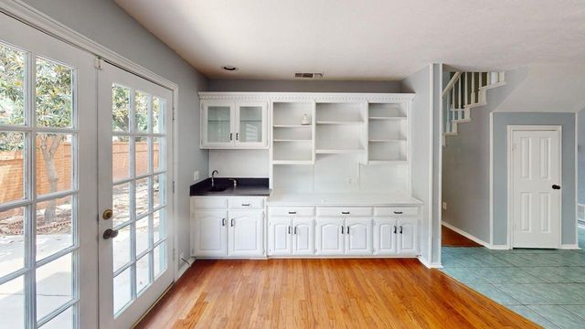 9010 Cumberland Drive, Irving, TX 75063