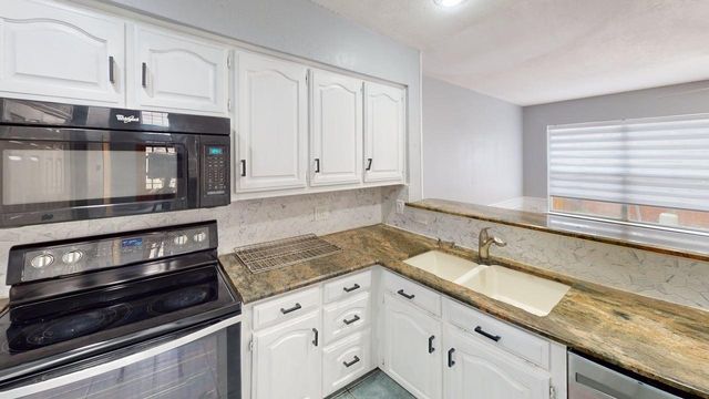9010 Cumberland Drive, Irving, TX 75063