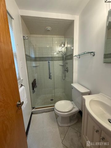 8 Teaberry Drive, Edison, NJ 08820