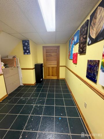 8 Teaberry Drive, Edison, NJ 08820