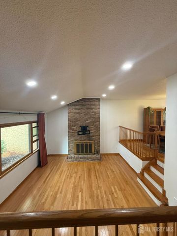 8 Teaberry Drive, Edison, NJ 08820