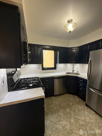 8 Teaberry Drive, Edison, NJ 08820
