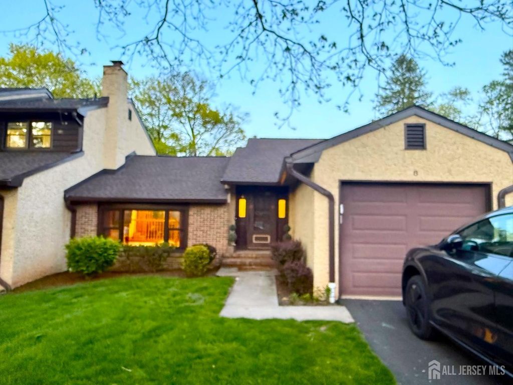 8 Teaberry Drive, Edison, NJ 08820