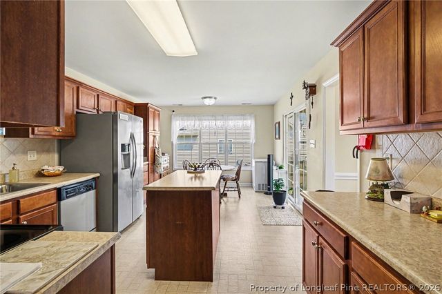 62 Macon Court E, Sanford, NC 27332