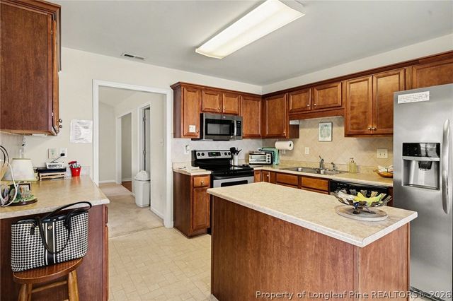 62 Macon Court E, Sanford, NC 27332