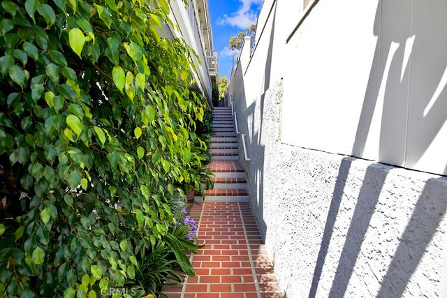 708 Cliff Drive, Laguna Beach, CA 92651